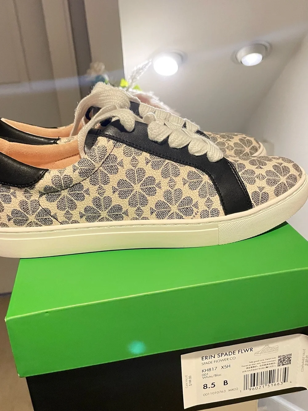 Kate Spade Erin Black & White Sneaker Size 8.5 NIB